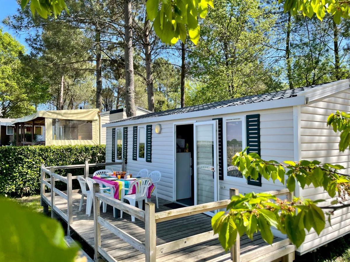 Camping Le Pressoir Petit-Palais-et-Cornemps 외부 사진