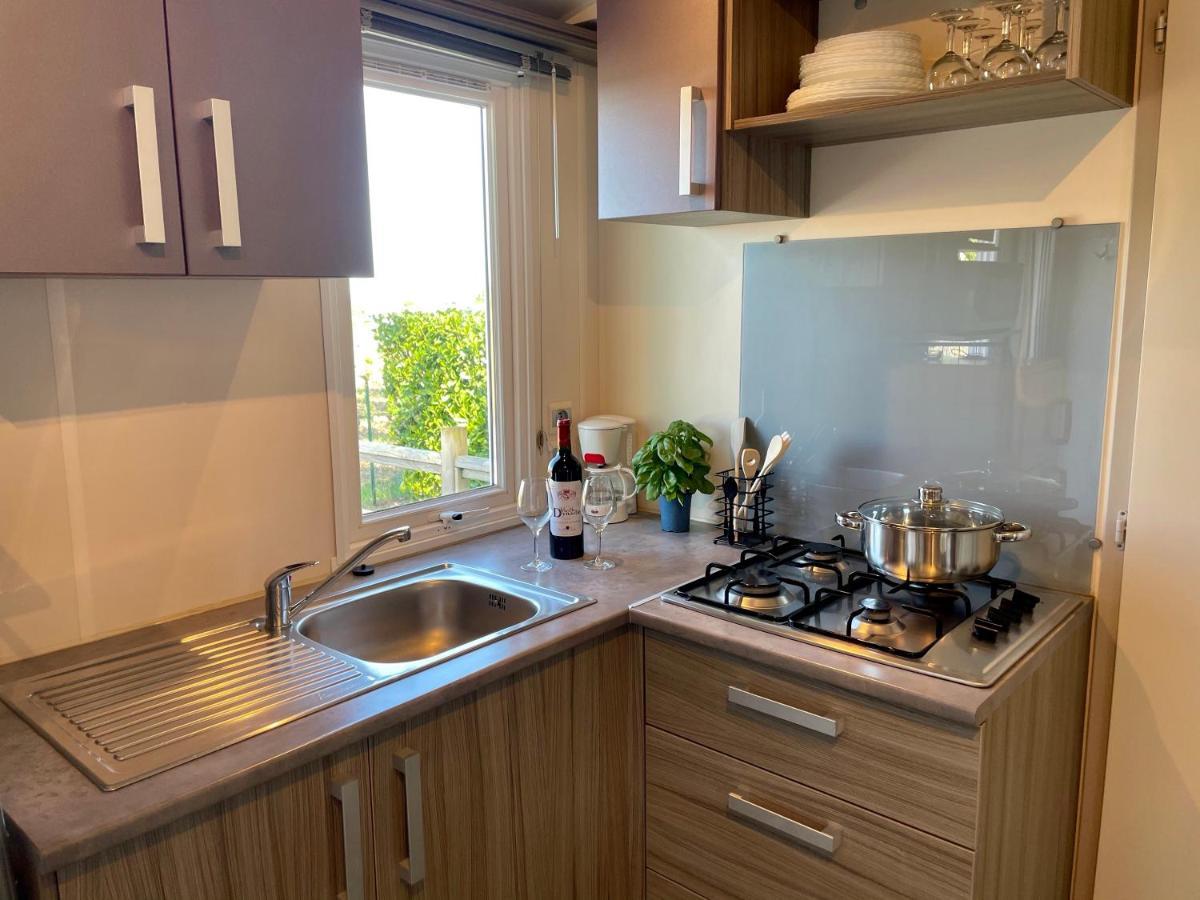 Camping Le Pressoir Petit-Palais-et-Cornemps 외부 사진