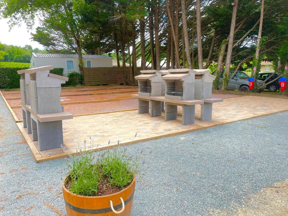 Camping Le Pressoir Petit-Palais-et-Cornemps 외부 사진