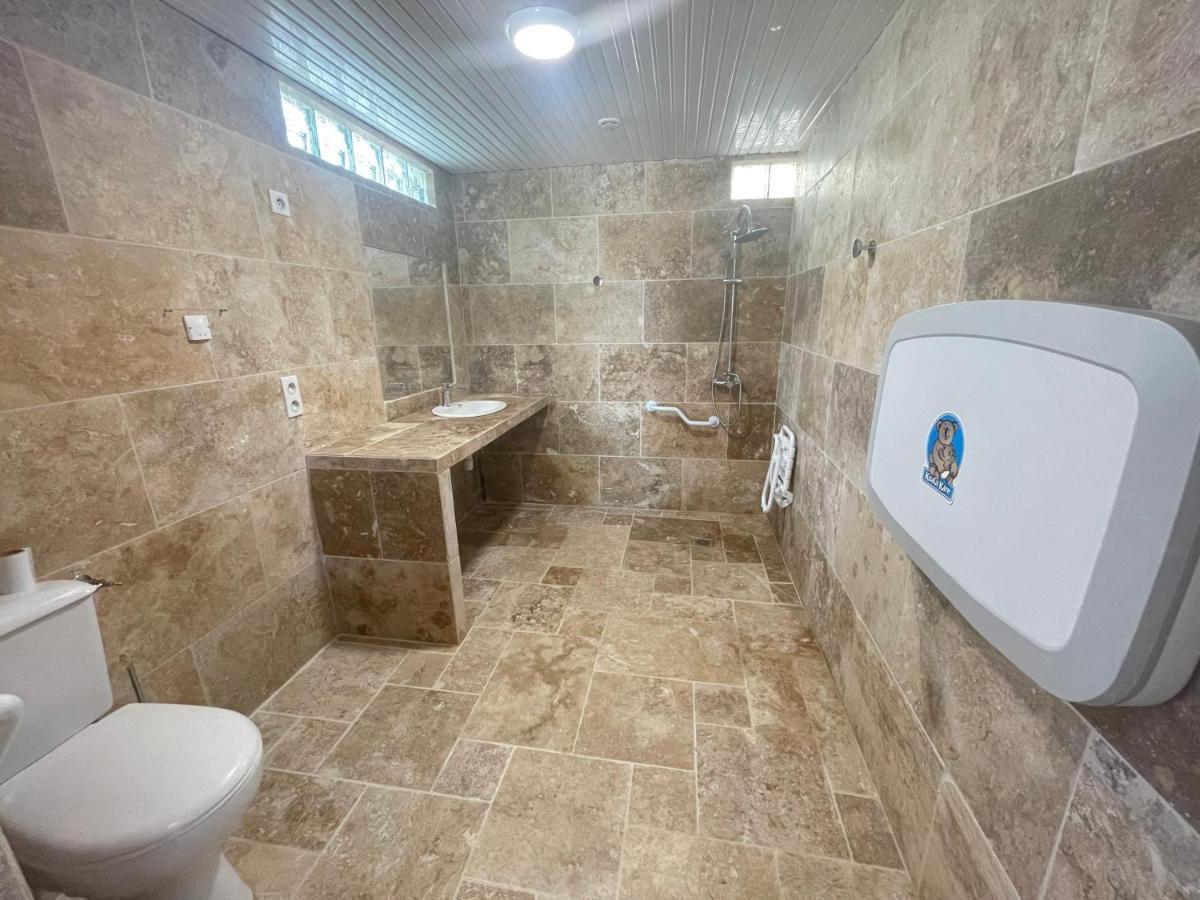 Camping Le Pressoir Petit-Palais-et-Cornemps 외부 사진