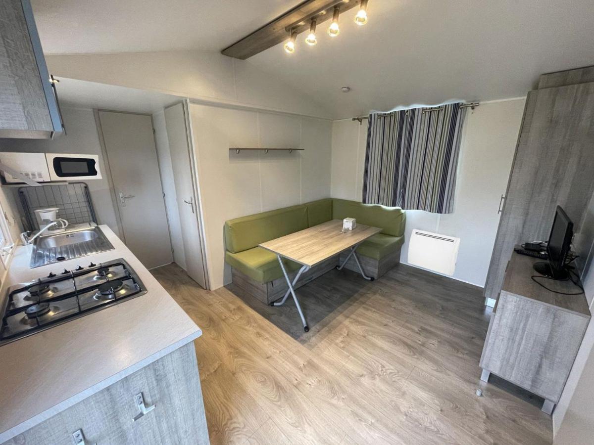 Camping Le Pressoir Petit-Palais-et-Cornemps 외부 사진