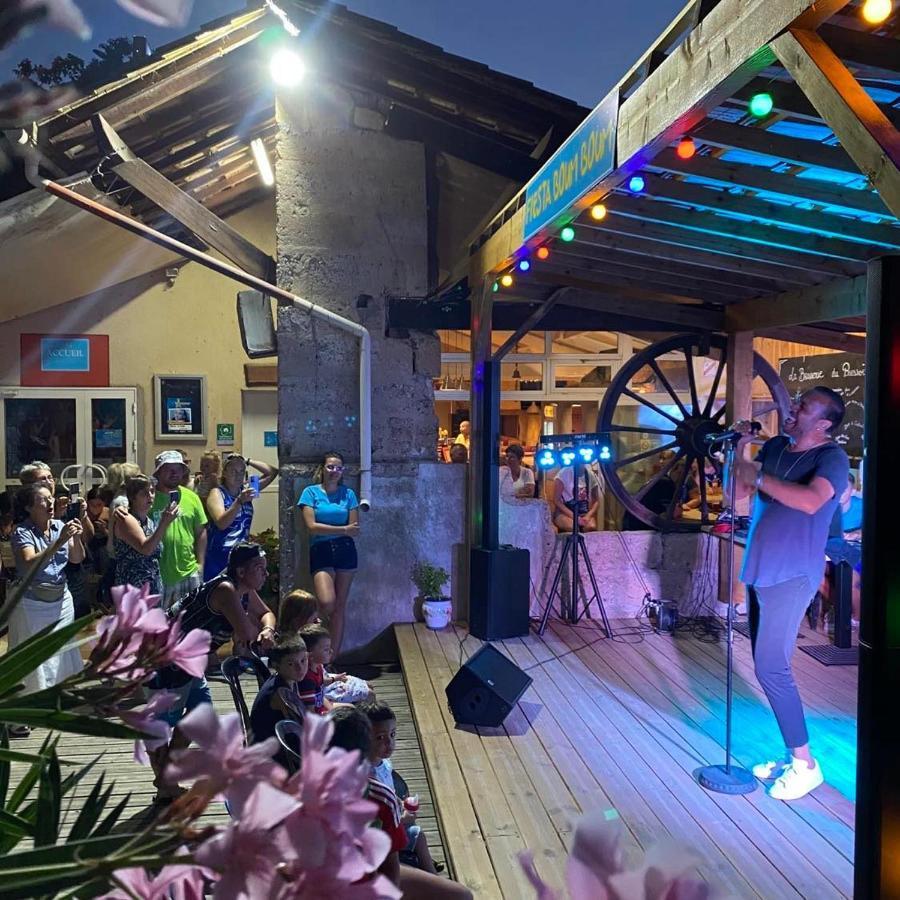 Camping Le Pressoir Petit-Palais-et-Cornemps 외부 사진