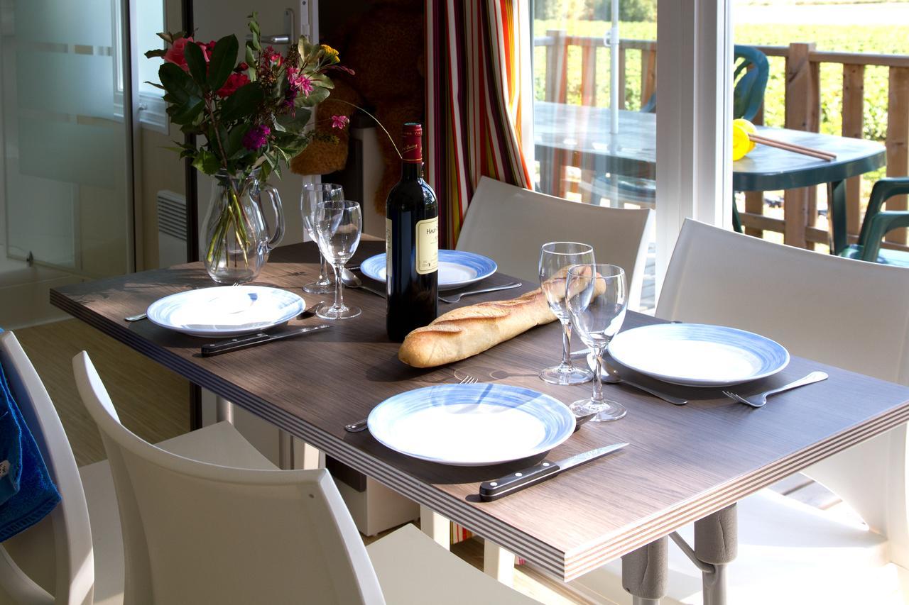 Camping Le Pressoir Petit-Palais-et-Cornemps 외부 사진